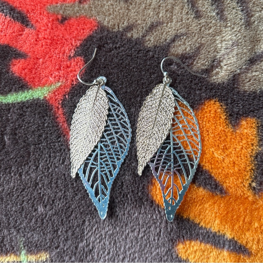 🍂 Elegant Sterling Silver Leaf Earrings